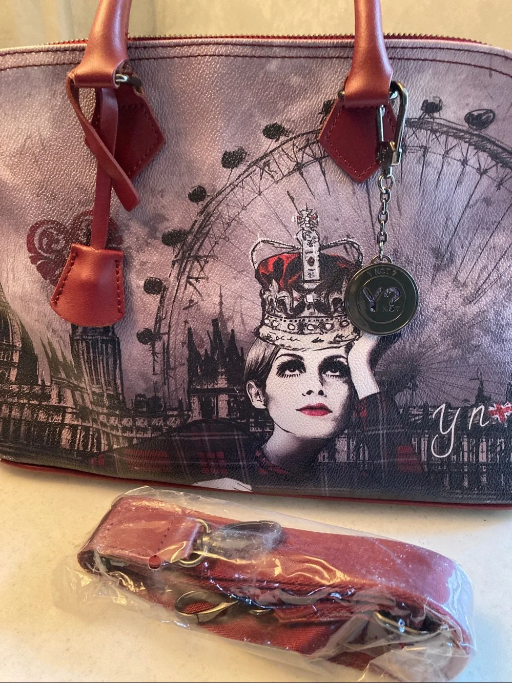 YNOT? Twiggy in London Dome 2-1 Satchel. NWOT - Picture 4 of 9